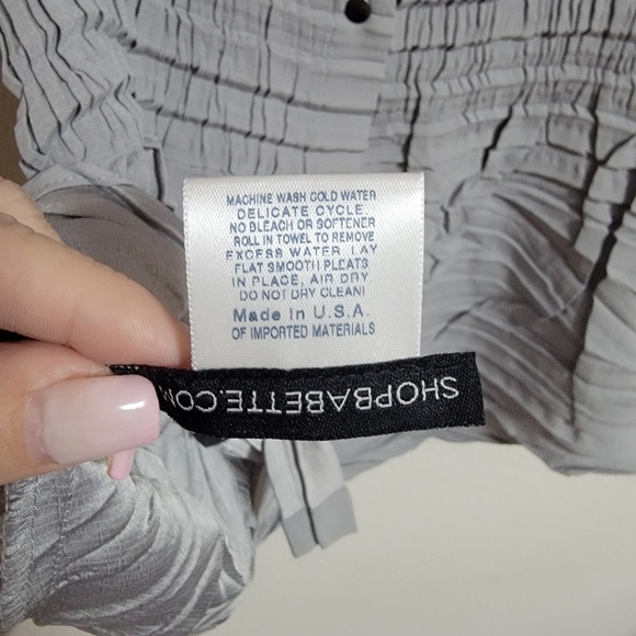 Babette - Art to Wear - Gray Combo Pleat Snap Front Jacket - Picture 4 of 5